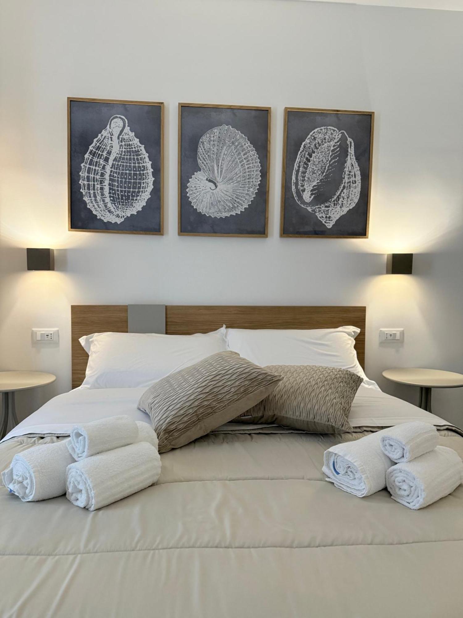 Santa Rosalia Suites Палермо Экстерьер фото