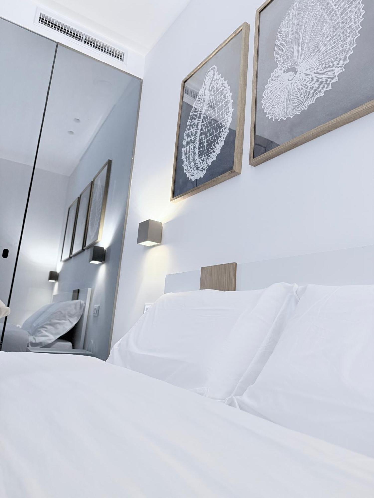 Santa Rosalia Suites Палермо Экстерьер фото
